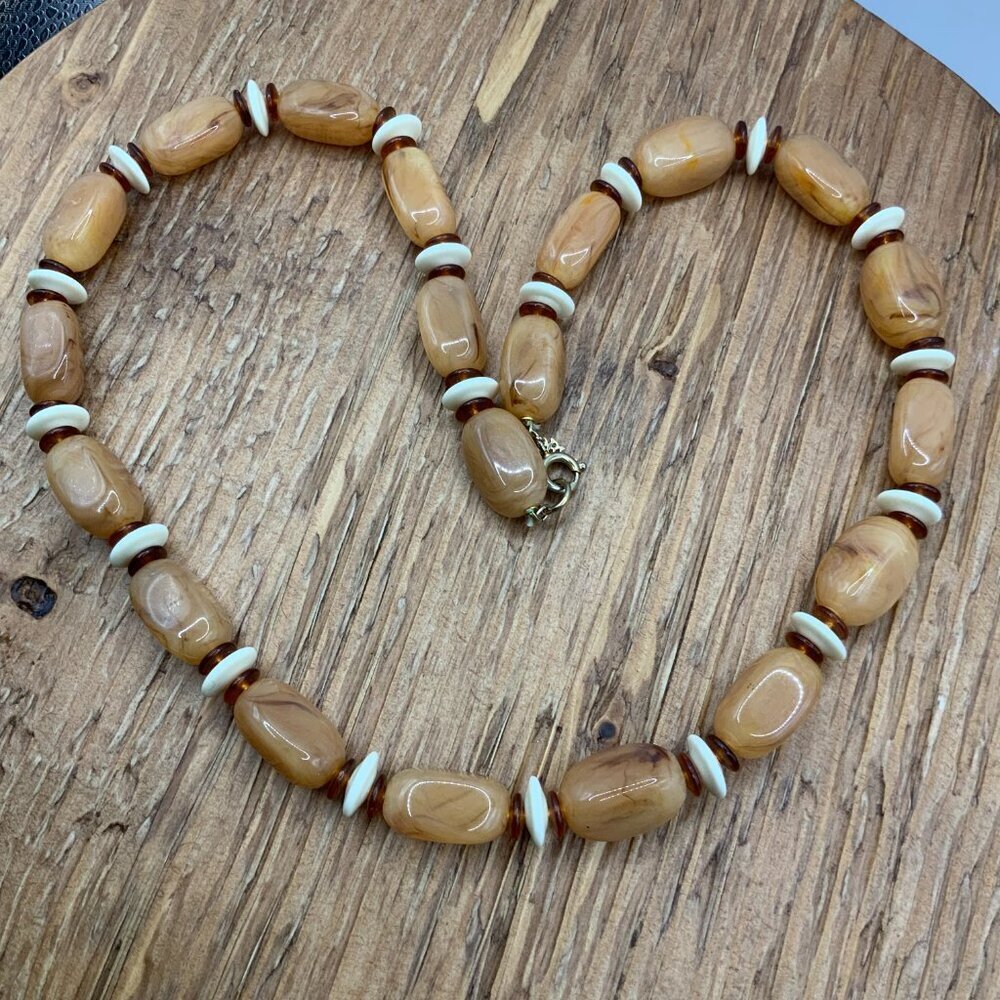Trifari Vintage Marbled Caramel Cream Lucite Beaded Necklace - Picture 4 of 6